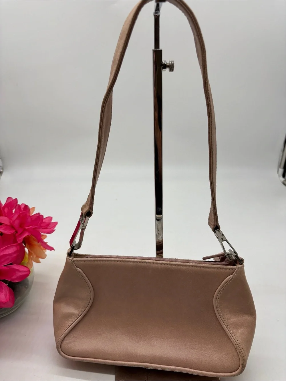 Wilson's Classic Tan Leather Shoulder Bag